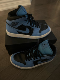 Air Jordan 1 Mid size 9 used indoors only