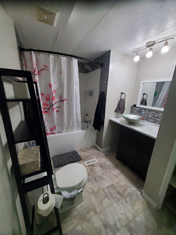 Room for rent (private kitchen & livingroom) in Room Rentals & Roommates in Edmonton - Image 2