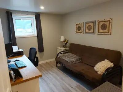 2 Bedroom Apartment - Quick Walk to the College