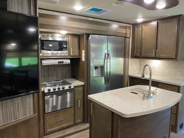 2019 Highland Ridge Open Range 328BHS-Reduced to Sell in Travel Trailers & Campers in Calgary - Image 4