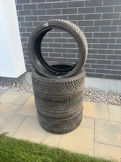 Marque: Michelin Pilot Alpine PA4 Taille: 235/35R19