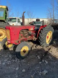 Antique tractors jd AR OR David brown 990
