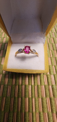 10K Gold Diamond and Ruby Ring Size 7