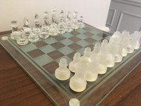 Large Vintage Classic GLASS CHESS SET Frosted Clear Very Nice!