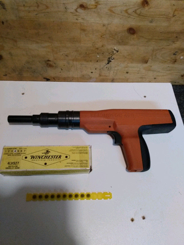 Powder actuated nail gun dans Outils électriques  à Laval/Rive Nord - Image 2