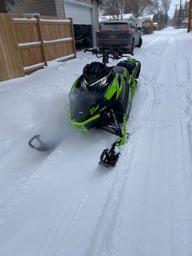 2018 Arctic Cat M8000 in Snowmobiles in Saskatoon - Image 3