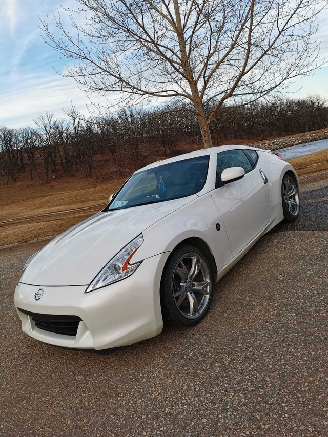 2009 Nissan 370z Touring  in Cars & Trucks in Winnipeg - Image 2