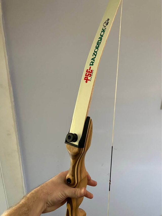 PSE Razorback Recurve Bow with Arrows in Fishing, Camping & Outdoors in Moose Jaw - Image 2