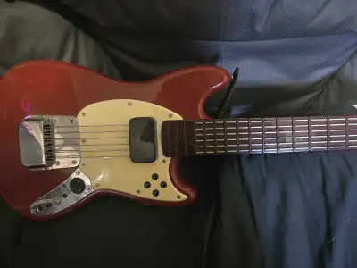 Vintage Guitar Fender , View more