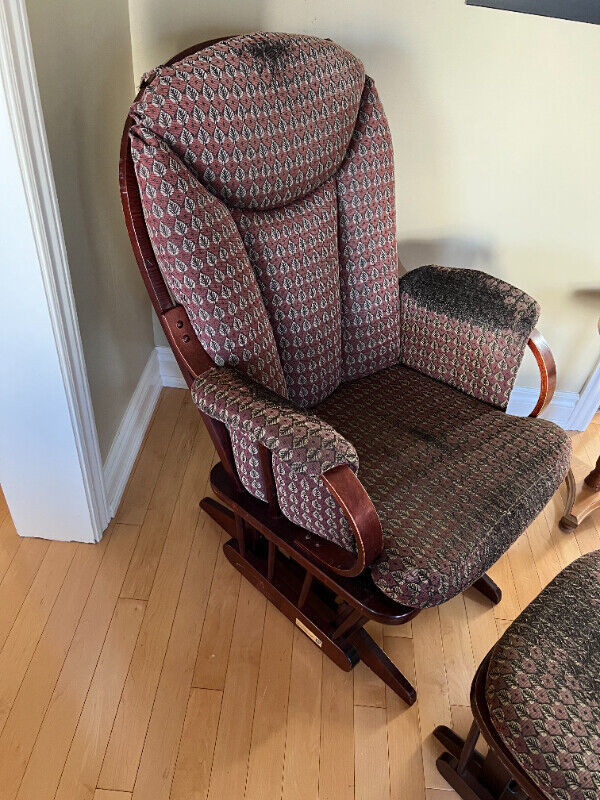 Dutailier Glider and Ottoman - Extremely High Quality in Chairs & Recliners in Kingston