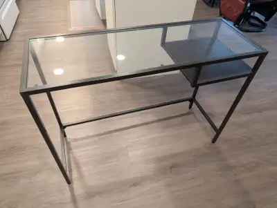 Vitré, dimension 14'' X 29'' X 39'' long