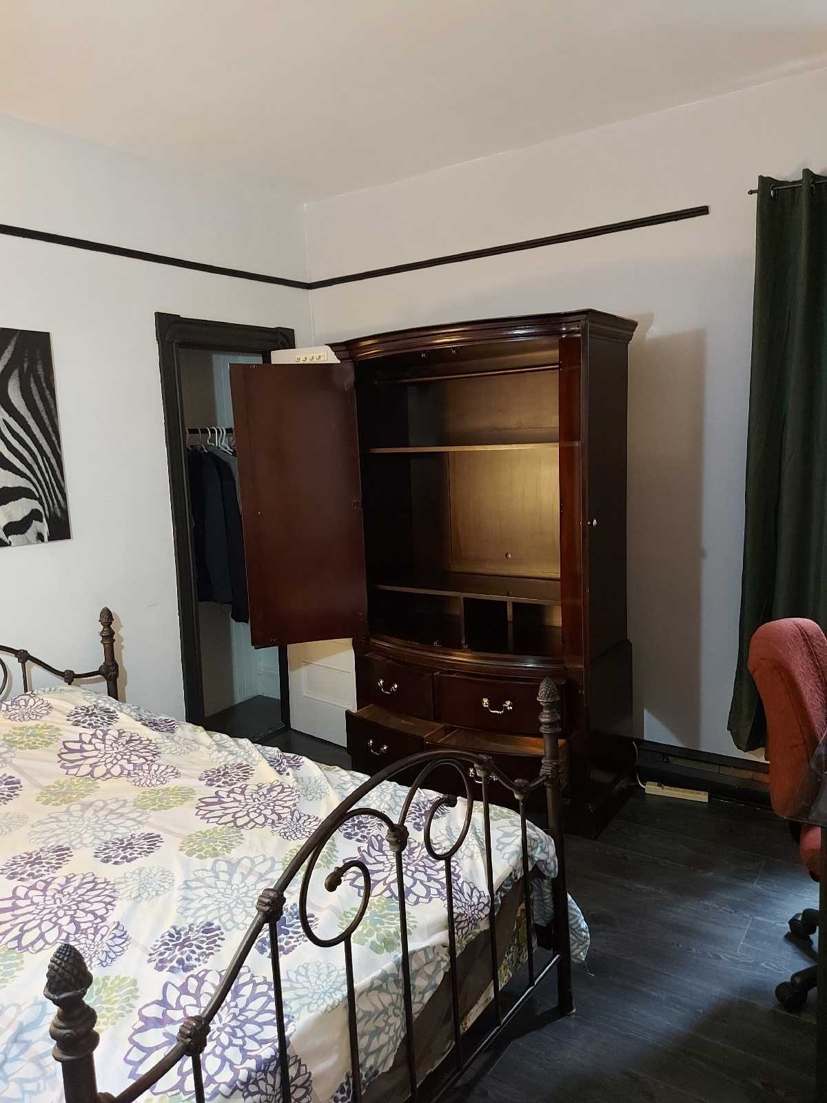 chambre meublée dans  un 6 1/2 — photo 2
