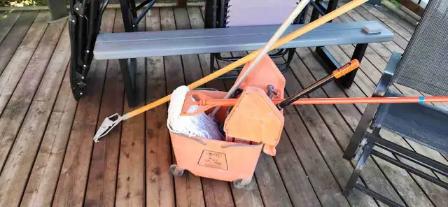 Ensemble vadrouille et seau in Other in Sherbrooke - Image 2