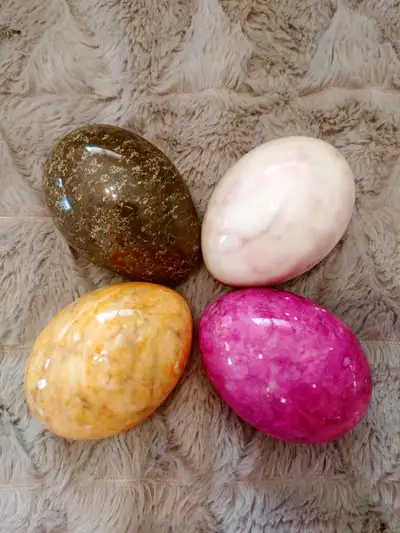 Set of four vintage semi-precious gemstone eggs, View more