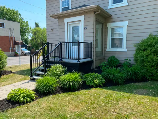 3 1/2  haut de duplex à louer