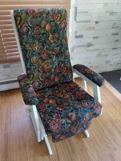 Chaise berçante et inclinable, View more