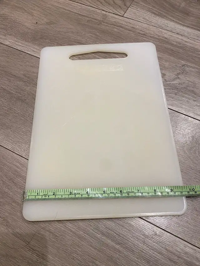 Plastic Cutting Board in Kitchen & Dining Wares in Calgary - Image 2
