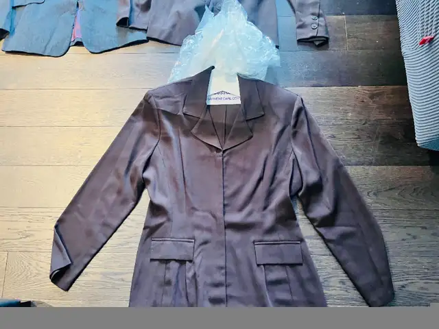 Closet Clean OutWomen's Clothing  - XS & Small, Size 4 & Size 6 in Women's - Dresses & Skirts in Guelph - Image 8