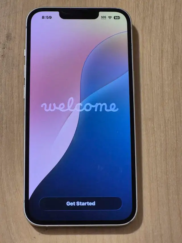 Apple iPhone 13 128GB Silver Unlocked  in Cell Phones in City of Toronto - Image 2