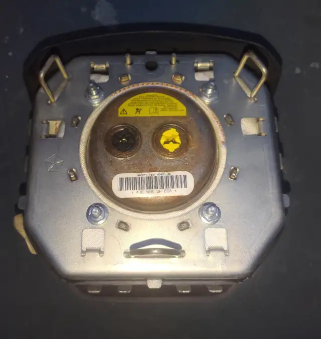 Ram Truck Steering Wheel airbags 2009 - 2018 1500 2500 3500 4500 in Other Parts & Accessories in Calgary - Image 3
