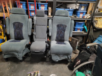 Van starcraft front seats / third man center seat withbases