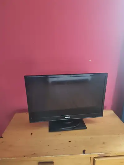 Tv a vendre 17 pouce a 20$ Urgent dois partir, View more