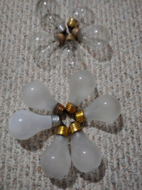 Twelve light bulbs decoration items