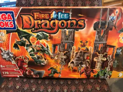 Mega Bloks Fire and Ice Dragons - Portal of Fire #9889. Unopened. 170 pieces for 8+