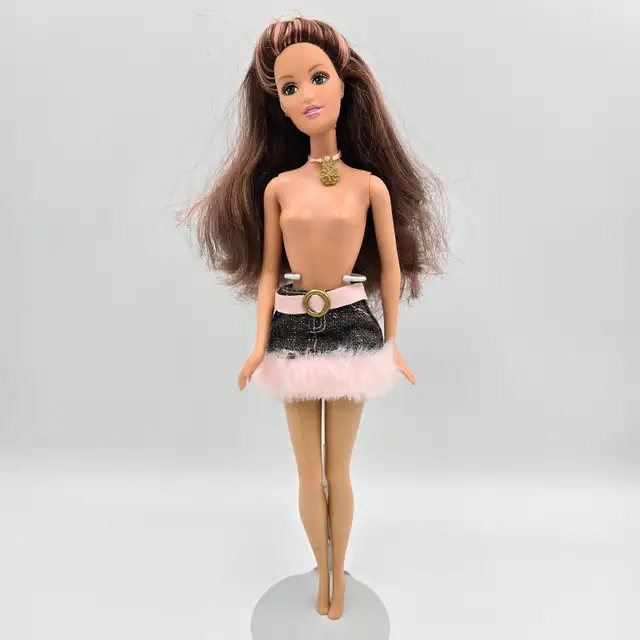 Barbie Fashion Fever Animal Print Drew Doll 2005 Mattel J5975 Fr in Arts & Collectibles in Strathcona County - Image 2