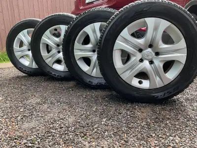 TOYOTA RAV 4 ,ROUES 17 POUCES STYLE MAG 17 POUCES ROUES ACIER STYLE MAF AVEC ENJOLIVEURS ORIGINAUX T...