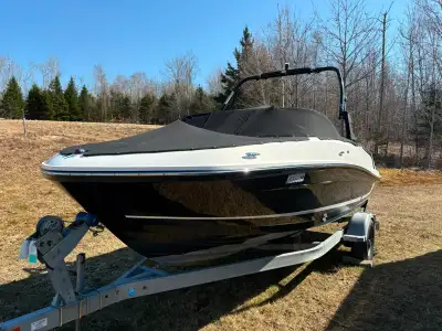 2019 Bayliner VR5 bowrider in excellent condition. Turn-key and ready for the season. Private sale -...