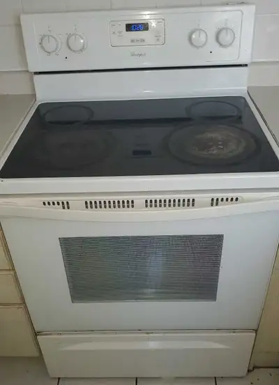 WHIRLPOOL 30" SELF CLEANING ELECTRIC STOVE <, View more