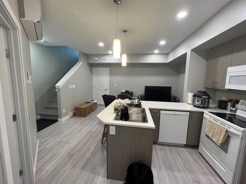 Petfriendly One Bedroom with Insuite Laundry for Rent Long Term