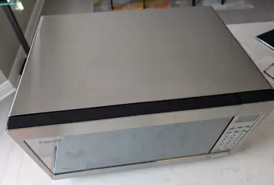 Panasonic NN-T694SF microwave oven - for parts only, View more