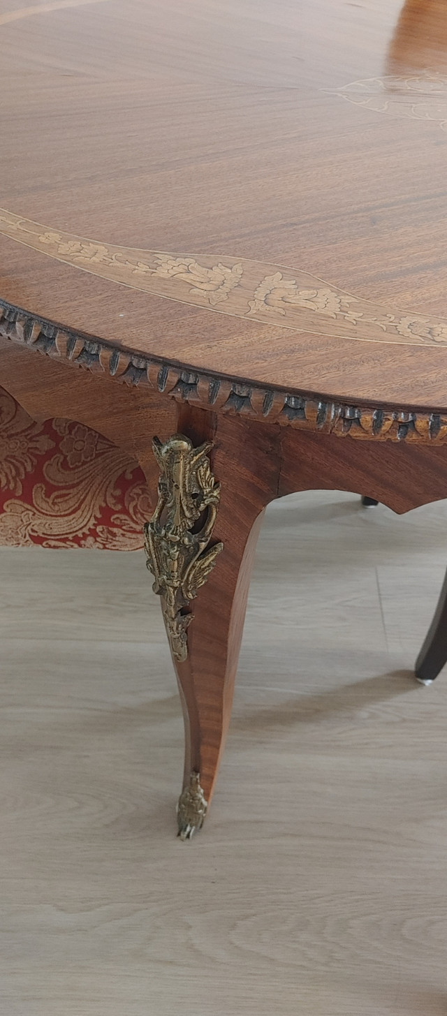 Vintage dining table in Dining Tables & Sets in City of Toronto - Image 4