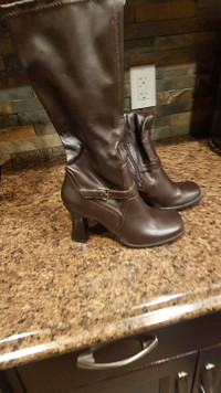 Ladies Tall Brown Boot Size 9