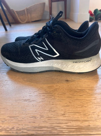 New balance size 11 men’s running shoes 