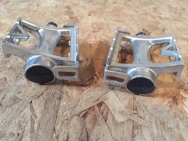 VINTAGE MKS AR-8 ROAD PEDALS in Frames & Parts in Moncton - Image 3