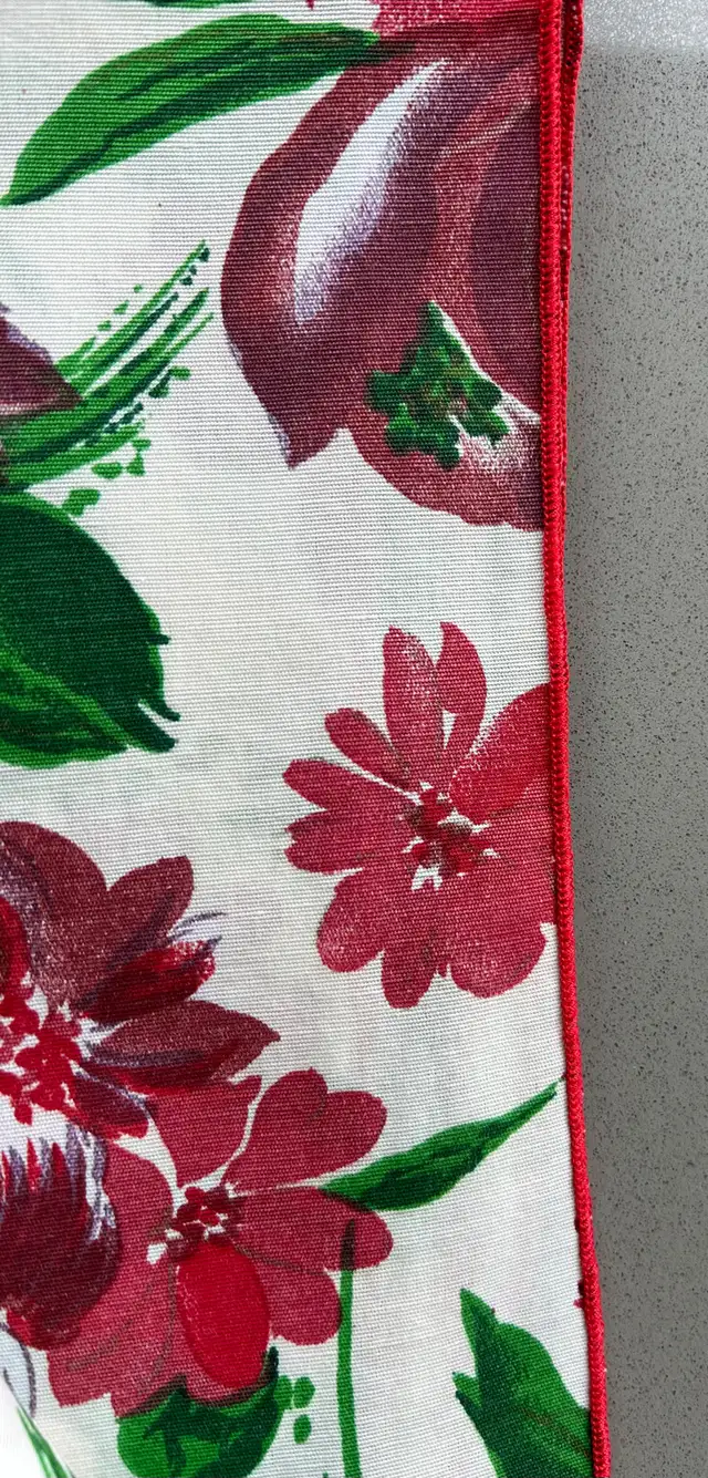 Preowned Christmas Table Cloth63234754292739121