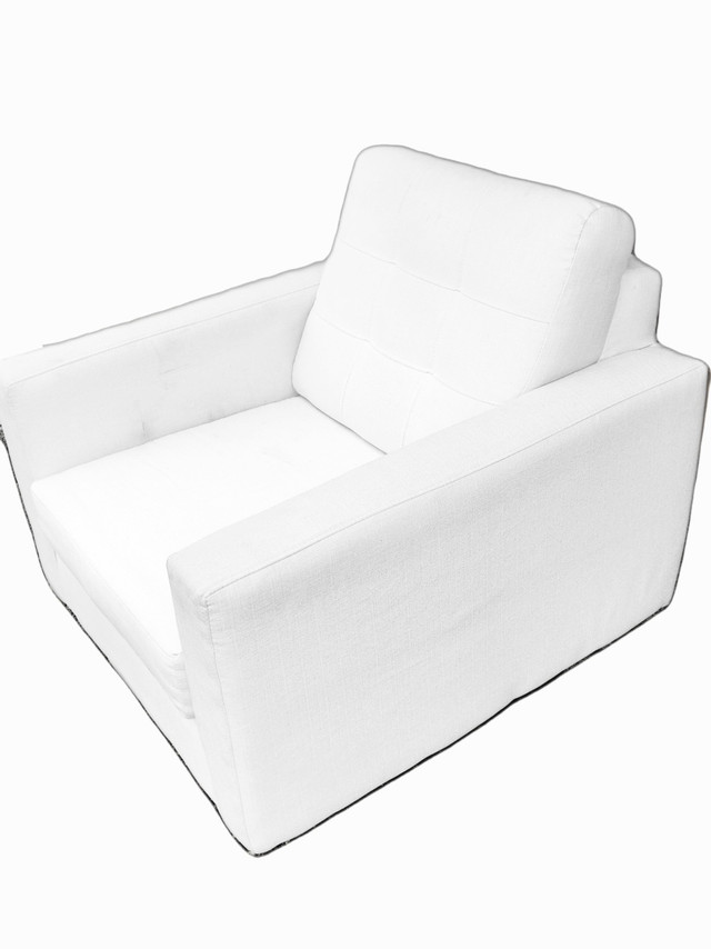 FREE DELIVERY White Armchair / sofa chair sofa / couch in Couches & Futons in Richmond - Image 4