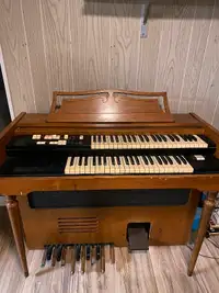  For Sale: Electric Organ with Leslie Cabinet – Perfect for Pr