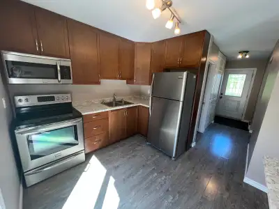Modern and beautiful semi-detached home located in a great neighbourhood in New Sudbury, close to Ad...