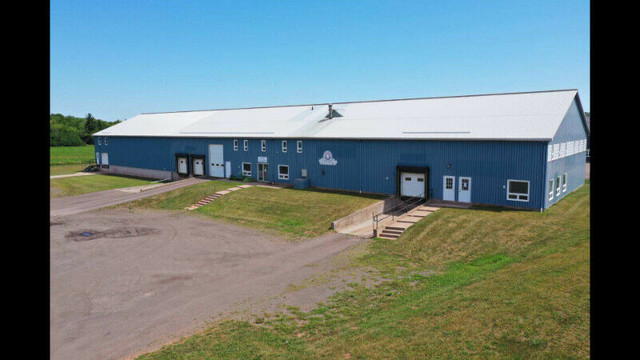 Commercial & Storage Unit For Rent in Commercial & Office Space for Rent in Summerside