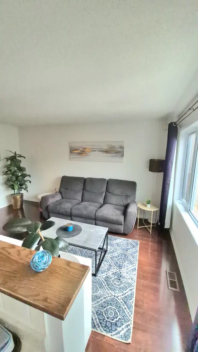 Beautiful 4bedroom house in a quiet neighbourhood in Long Term Rentals in Ottawa - Image 4