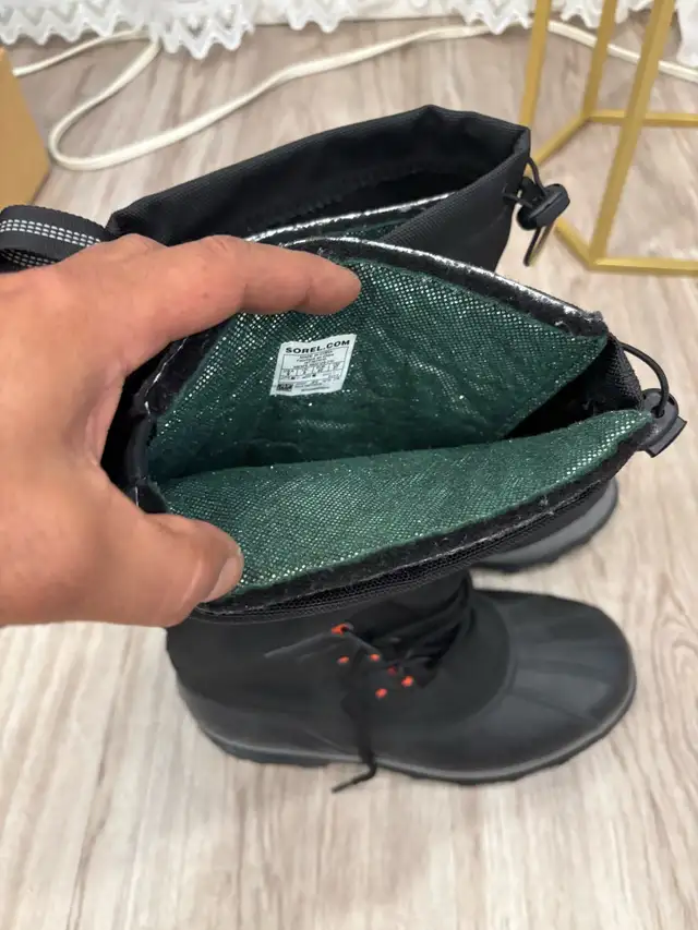 Sorel Waterproof Winter Boots Size 9 in Men's in City of Toronto - Image 4