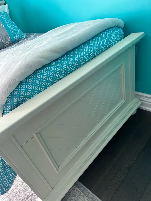 Country Style Twin Bed and Desk/Chair   in Beds & Mattresses in Oshawa / Durham Region - Image 4