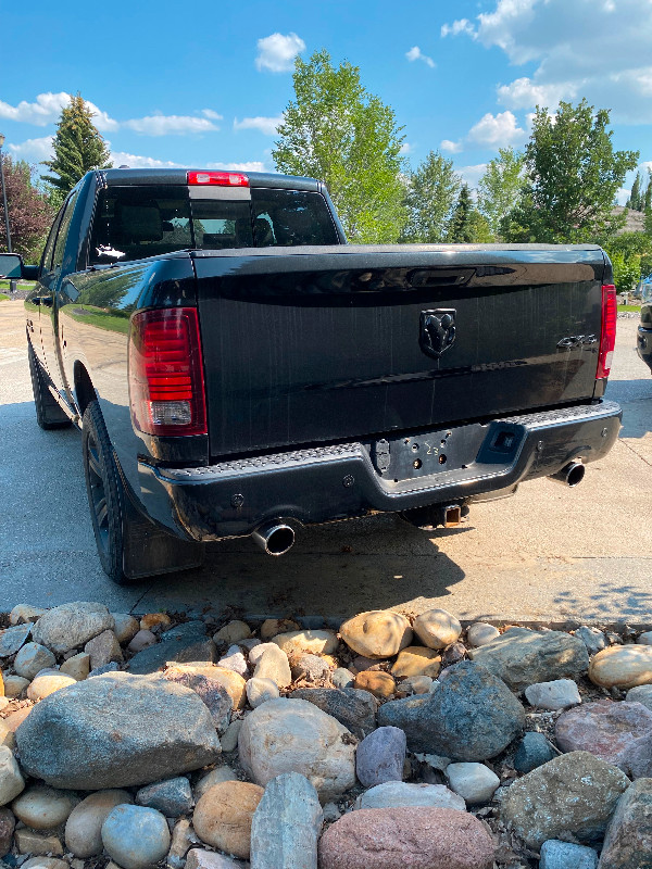 2015 Dodge Ram Blackout package Sport 5.7L in Cars & Trucks in Edmonton - Image 4