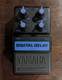 YAMAHA DI-100 Vintage Digital Delay Effect Pedal