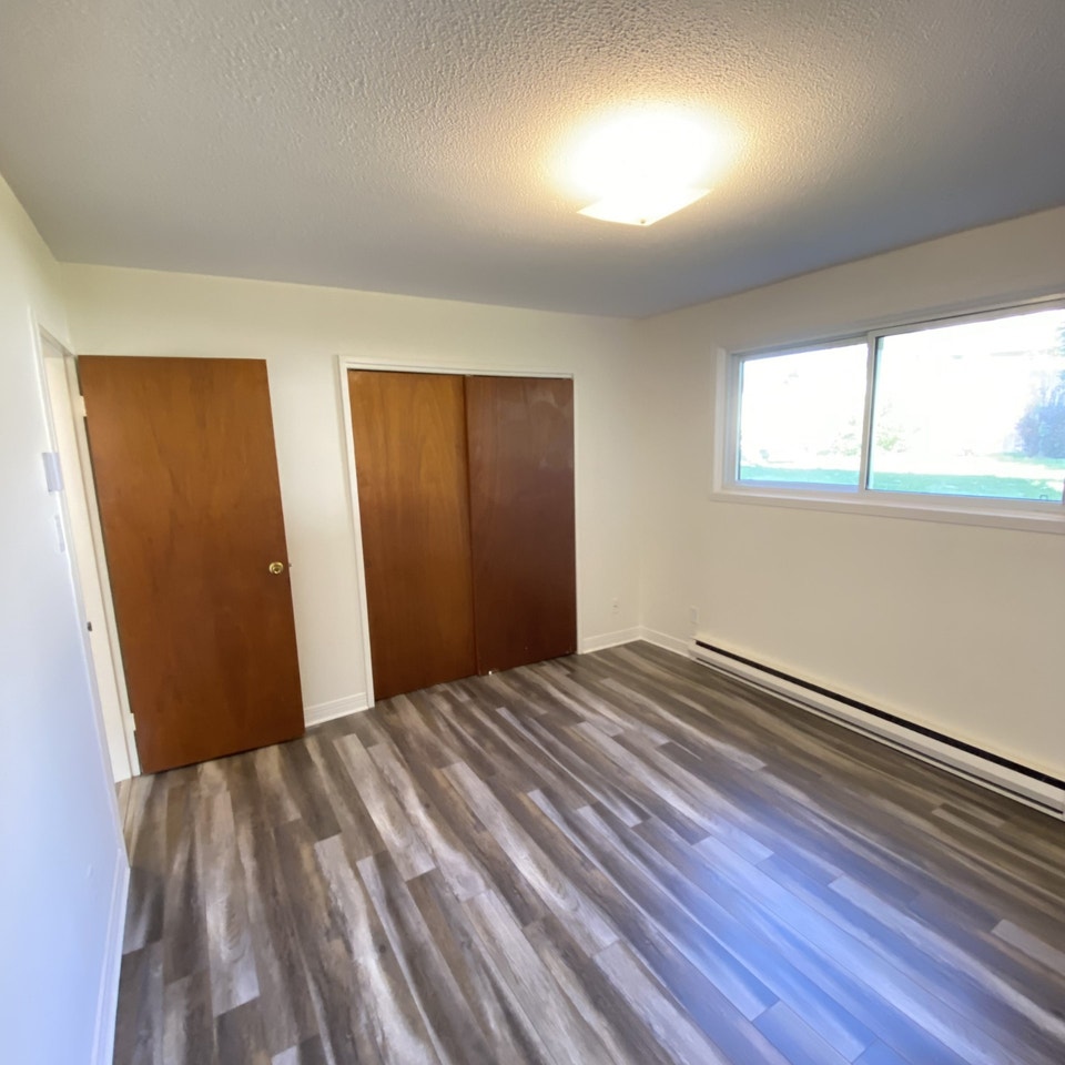 All inclusive quiet 2 bedroom apartment for rent great location 4