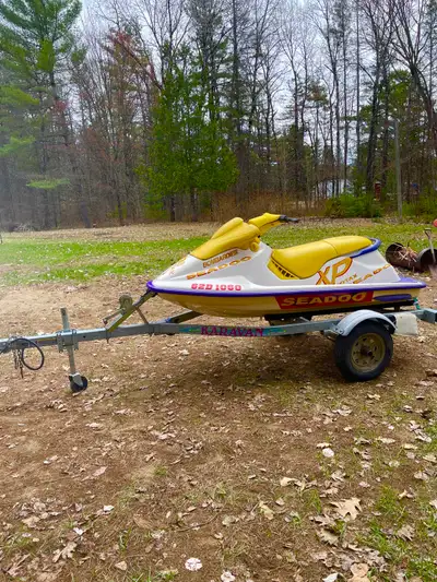 Bonjour je mais à vendre mon sea doo bombardier 1995 XP 720 avec trim toujours bien entretenu compre...